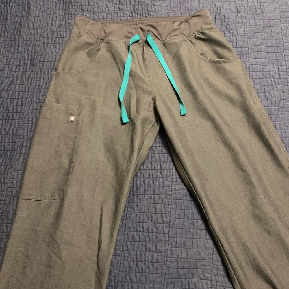 Figs Kade Cargo Scrub Pants